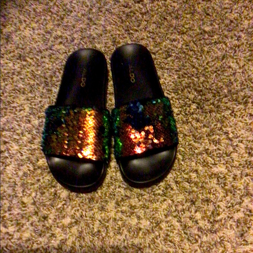 Aldo slide